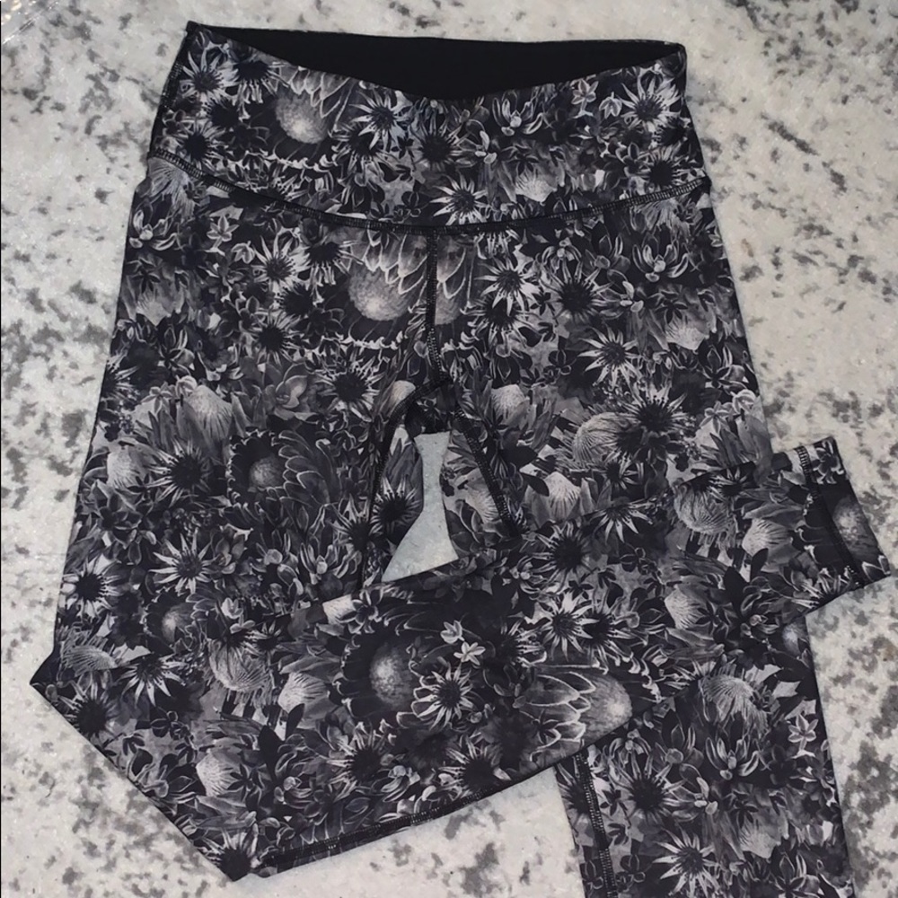lululemon floral wunder unders